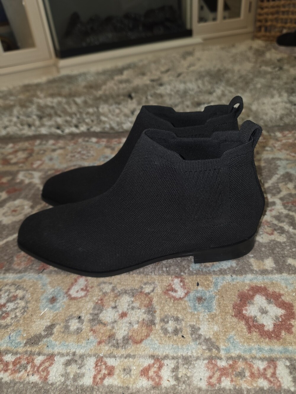 VIVAIA 'Ryan' Waterproof Booties/Ankle Boots Black Size 10.5/42 NEAR NEW!!